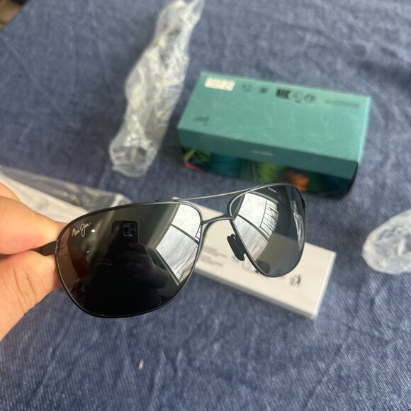 Maui Jim 728 Castles 61 Polarized Sunglasses - Grey-Black - Picture 1 of 9
